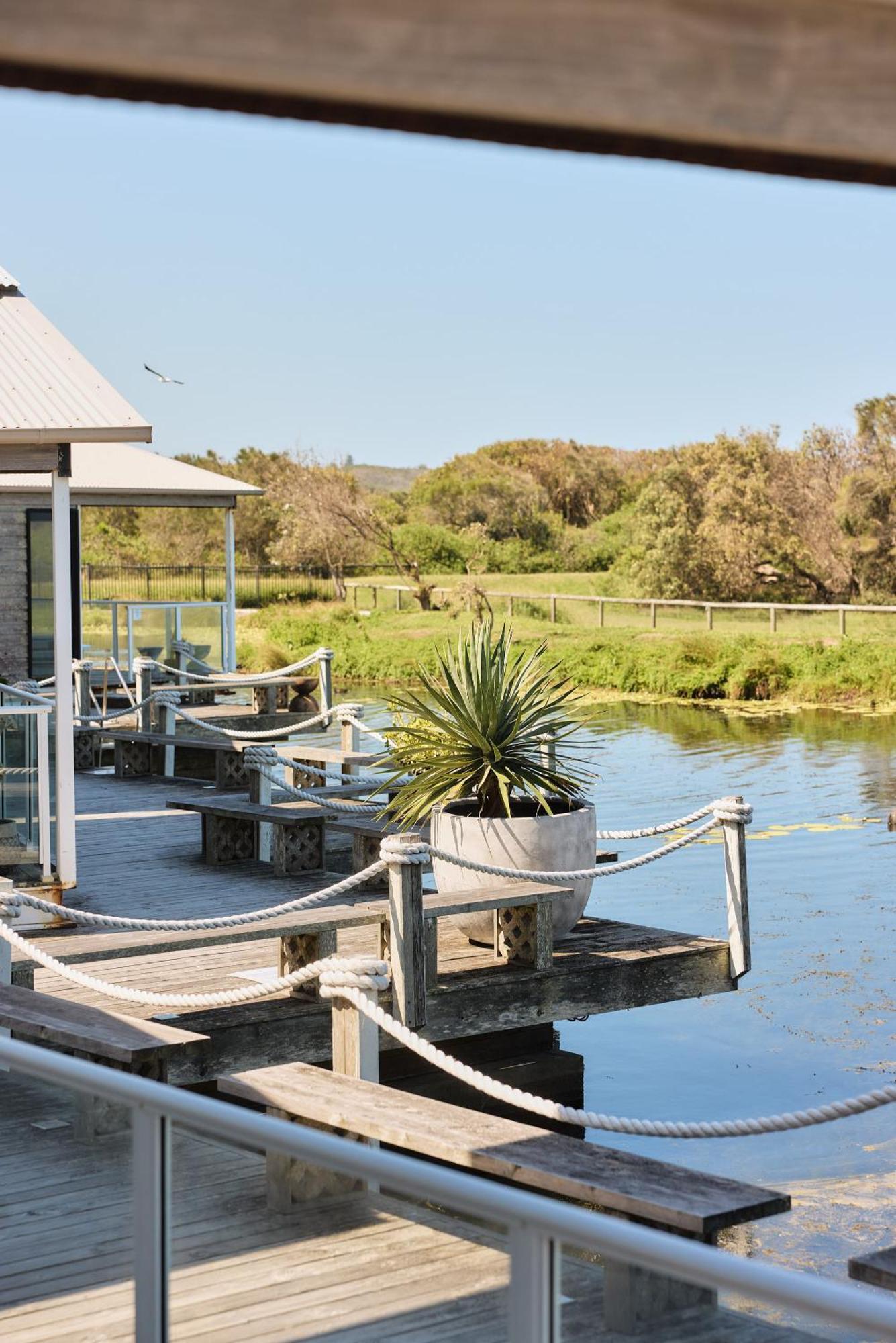Caves Coastal Bar & Bungalows Caves Beach Buitenkant foto